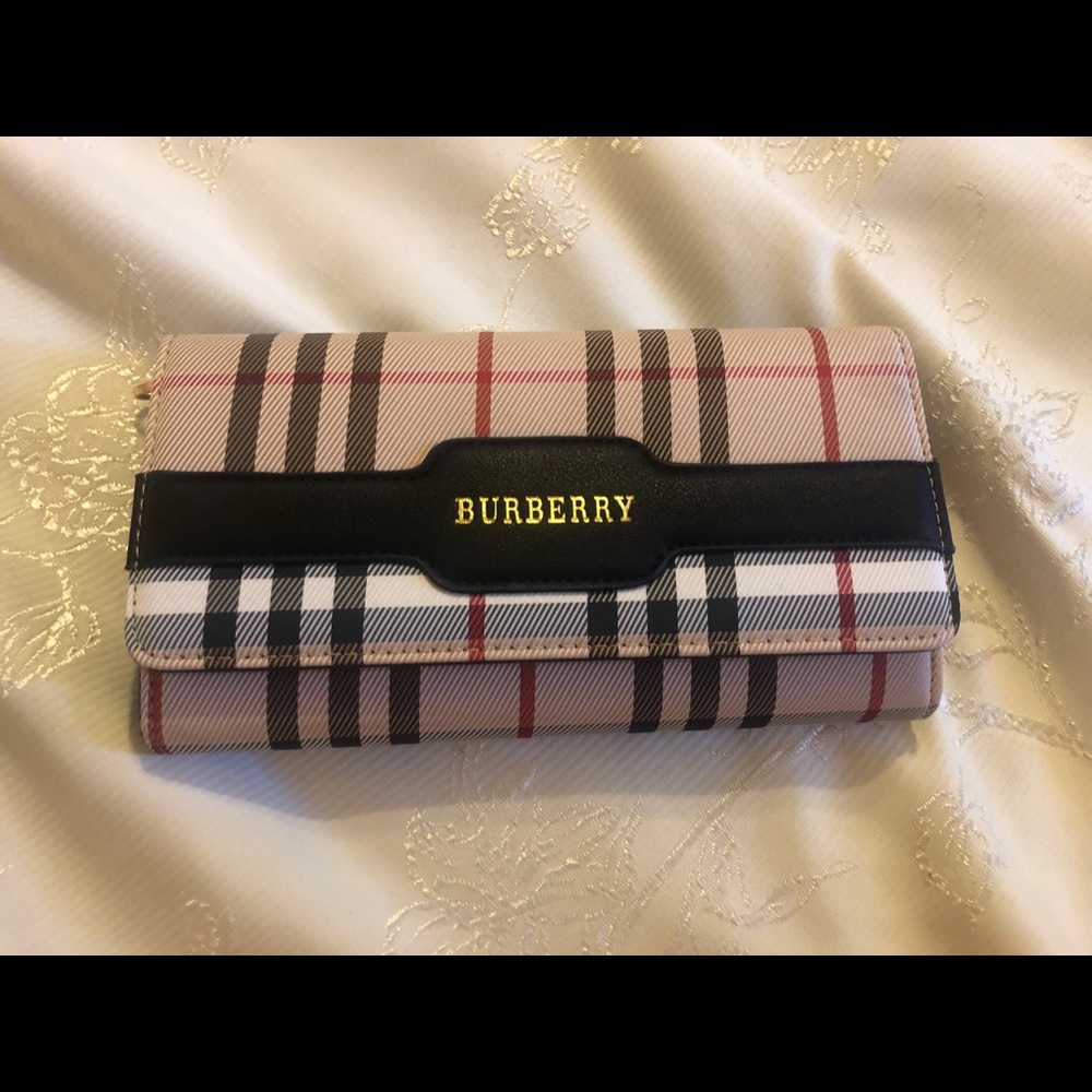 Burberry purse.